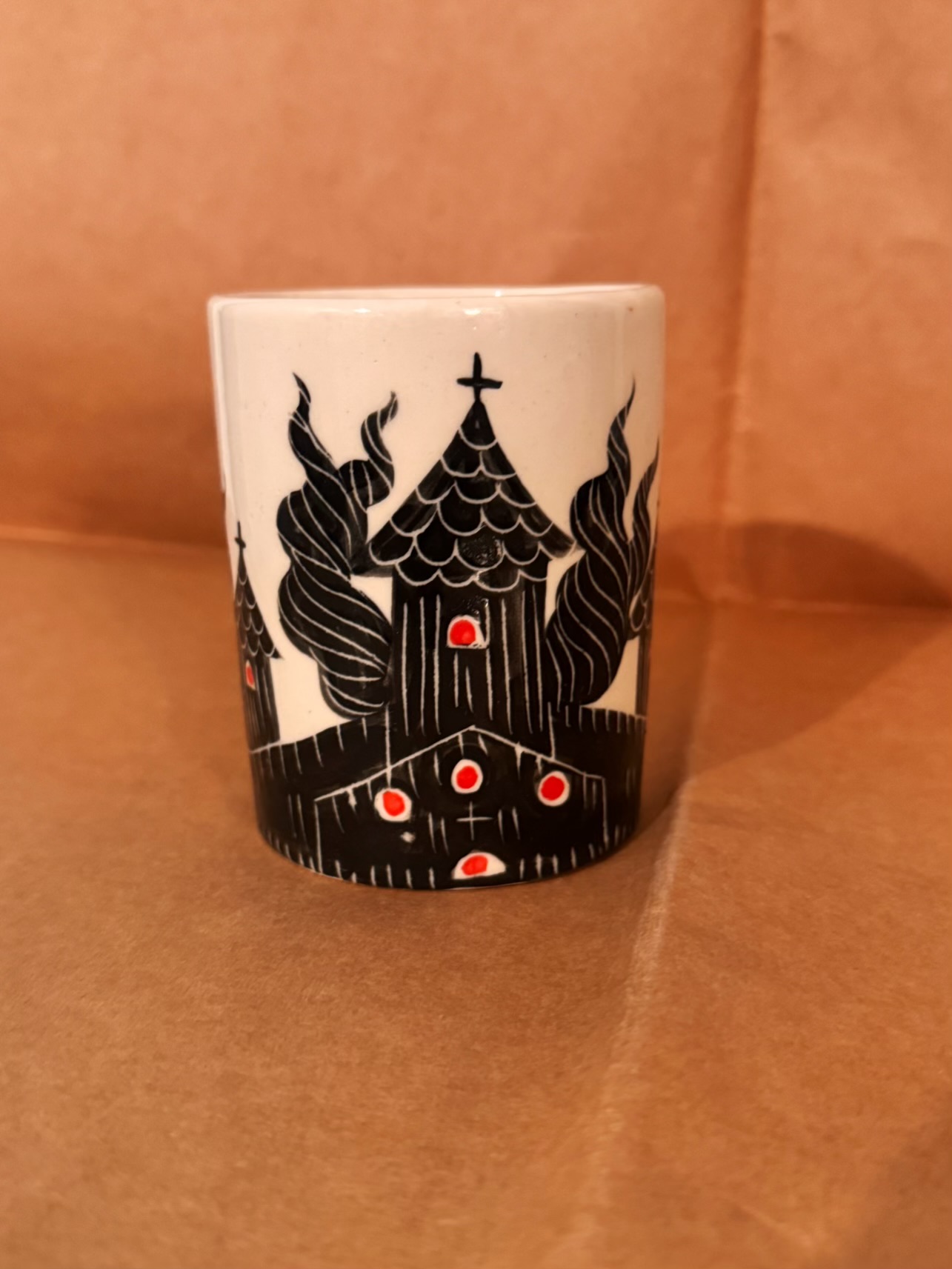 Kościół czerwone okna 320 ml zdjęcie 1