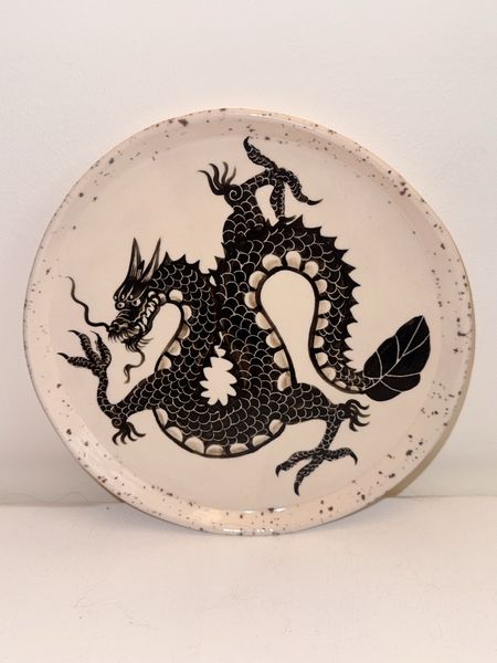 Dragon plate 24cm