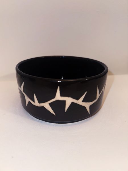 Miska czarna ciernie